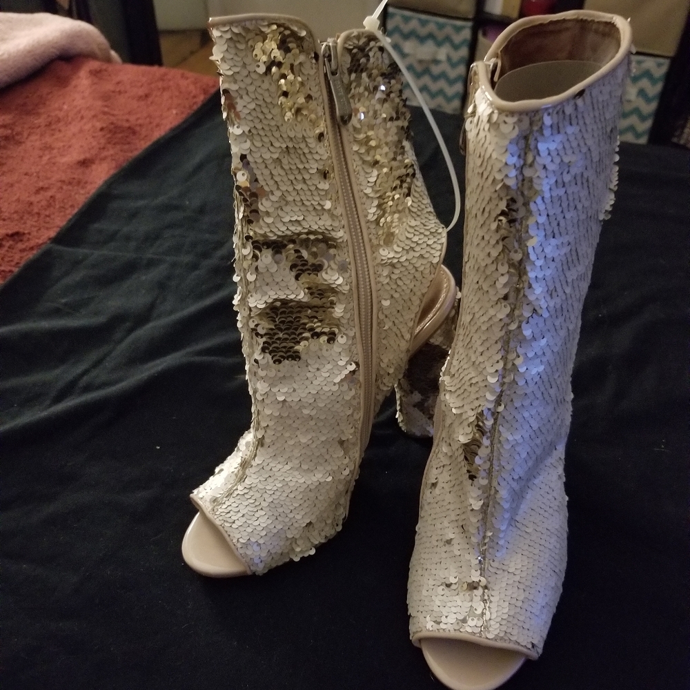 Sequins Heels - Picture 2 of 4